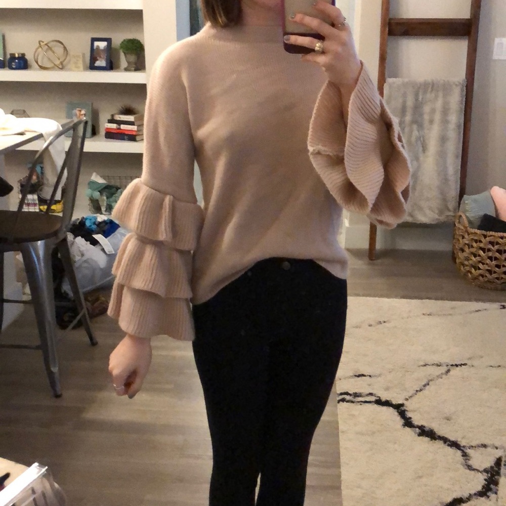 Pink sweater with flutter sleeves - Picture 1 of 1